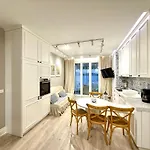 Limani Luxury Beachfront * Sarandë