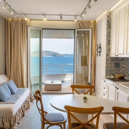 Limani Luxury Beachfront Apartment