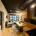 Limani Luxury Beachfront Διαμέρισμα *