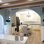 Limani Luxury Beachfront Διαμέρισμα *