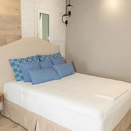 Apartment Limani Luxury Beachfront *