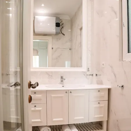 Limani Luxury Beachfront Daire *