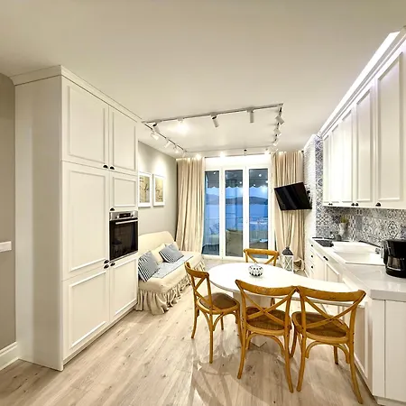 Limani Luxury Beachfront * Σαράντα