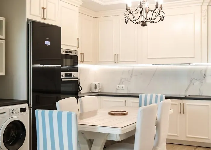 公寓 Limani Luxury Beachfront *