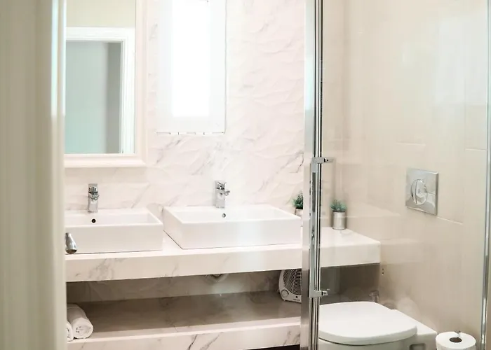 Limani Luxury Beachfront 公寓 *