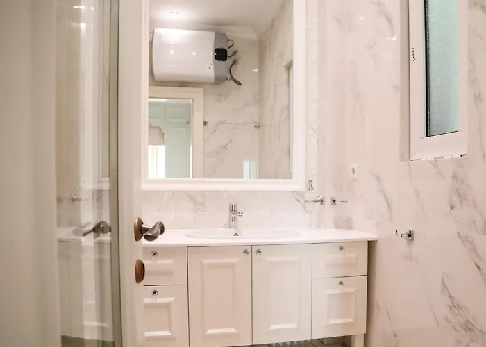 Limani Luxury Beachfront 公寓 *