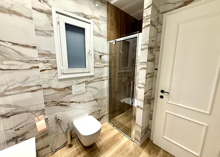 Limani Luxury Beachfront 公寓 *