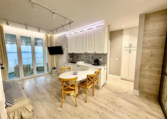 Limani Luxury Beachfront 公寓 Sarandë