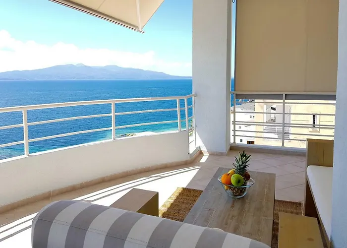 Limani Luxury Beachfront 公寓 *