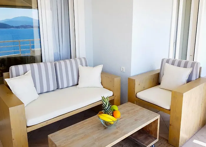 公寓 Limani Luxury Beachfront